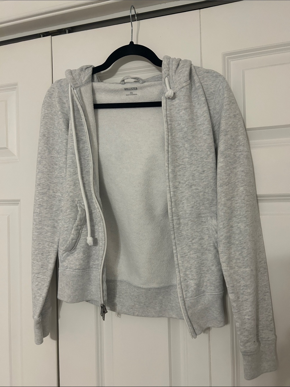 Hollisyer Light Gray Zip-Up Hoodie XS